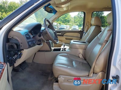 Zdjęcie 7 z 13 samochodu: 2014 GMC YUKON XL K1500 SLT VIN:1GKS2KE73ER148915 - miniatura