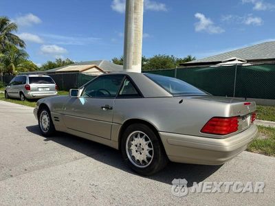 Trzecie zdjęcie samochodu z tyłu: 1996 MERCEDES-BENZ SL 500 VIN:WDBFA67F2TF131418 - miniatura