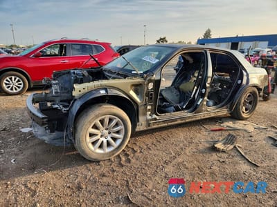 2019 CHRYSLER 300 2C3CCABG7KH682835 - główne zdjęcie licytacji z USA - miniatura
