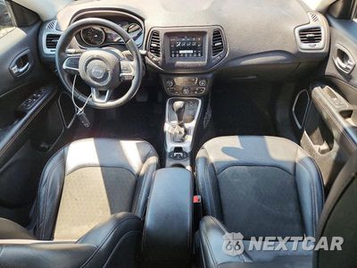 Zdjęcie 8 z 13 samochodu: 2019 JEEP COMPASS LATITUDE VIN:3C4NJDBB0KT689990 - miniatura