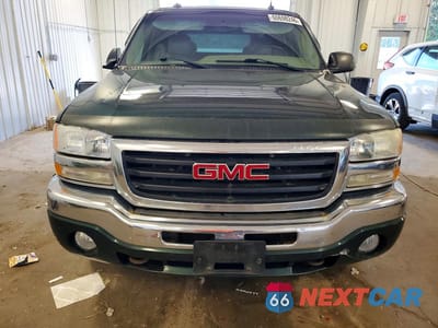 Piąte zdjęcie samochodu w środku: 2003 GMC NEW SIERRA K1500 VIN:2GTEK19T631392526 - miniatura