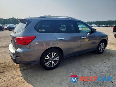 Trzecie zdjęcie samochodu z tyłu: 2017 NISSAN PATHFINDER SL VIN:5N1DR2MN6HC675897 - miniatura