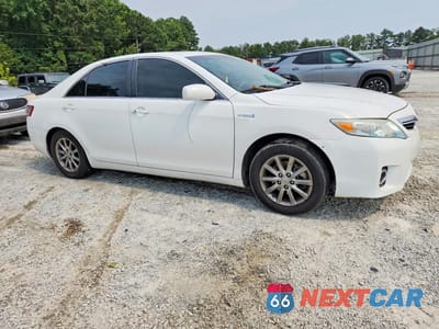 Czwarte zdjęcie samochodu z boku: 2011 TOYOTA CAMRY HYBRID VIN:4T1BB3EKXBU128624 - miniatura