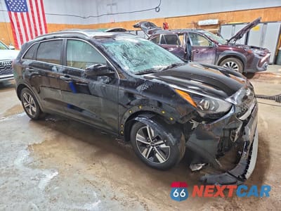 Czwarte zdjęcie samochodu z boku: 2022 KIA NIRO LXS SPECIAL EDITION VIN:KNDCB3LC9N5549785 - miniatura