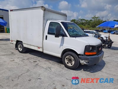 Czwarte zdjęcie samochodu z boku: 2013 GMC SAVANA BOX TRUCK VIN:1GDY72CAXD1900804 - miniatura
