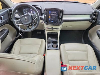 Zdjęcie 8 z 13 samochodu: 2019 VOLVO XC40 T5 MOMENTUM VIN:YV4162UK3K2154104 - miniatura