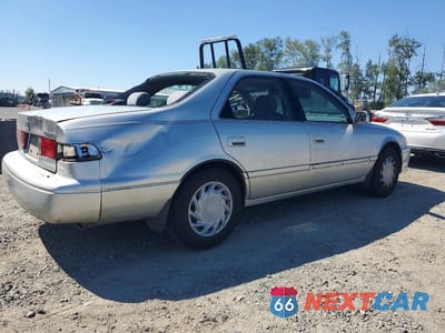 Trzecie zdjęcie samochodu z tyłu: 2001 TOYOTA CAMRY LE VIN:4T1BG22KX1U864705 - miniatura
