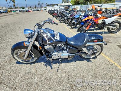 Trzecie zdjęcie samochodu z tyłu: 2006 HONDA VT750 C VIN:JH2RC50156M200398 - miniatura