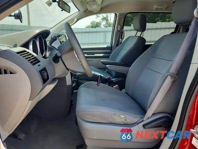Zdjęcie 7 z 13 samochodu: 2010 DODGE GRAND CARAVAN SE VIN:2D4RN4DE8AR101626 - miniatura