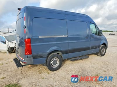 Trzecie zdjęcie samochodu z tyłu: 2019 MERCEDES-BENZ SPRINTER 2500/3500 DELIVERY VAN VIN:WD4PF0CD9KP045823 - miniatura