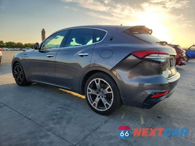 Drugie zdjęcie samochodu z przodu: 2023 MASERATI LEVANTE MODENA VIN:ZN661YUM3PX418605 - miniatura