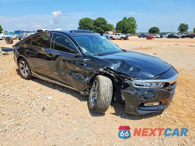 Czwarte zdjęcie samochodu z boku: 2019 HONDA ACCORD EX VIN:1HGCV1F4XKA093834 - miniatura