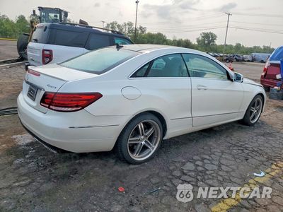 Trzecie zdjęcie samochodu z tyłu: 2015 MERCEDES-BENZ E 400 4MATIC VIN:WDDKJ6HB4FF302983 - miniatura