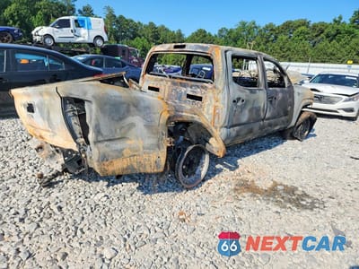 Trzecie zdjęcie samochodu z tyłu: 2017 TOYOTA TACOMA TRD SPORT VIN:3TMCZ5AN6HM070766 - miniatura