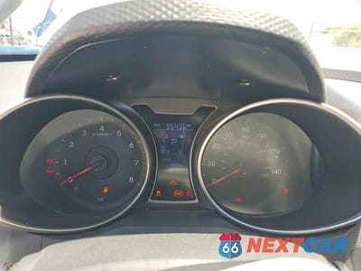 Zdjęcie 9 z 12 samochodu: 2013 HYUNDAI VELOSTER BASE VIN:KMHTC6AD9DU130880 - miniatura