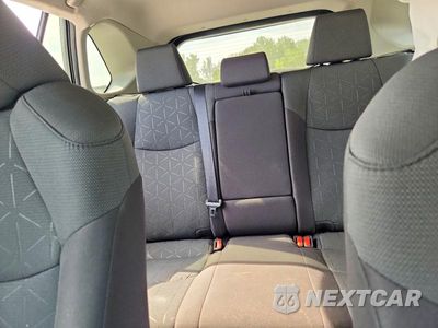 Zdjęcie 10 z 13 samochodu: 2022 TOYOTA RAV4 XLE VIN:2T3W1RFV0NW198919 - miniatura