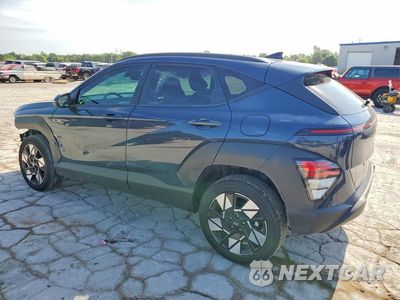 Drugie zdjęcie samochodu z przodu: 2024 HYUNDAI KONA SEL VIN:KM8HBCAB8RU076789 - miniatura