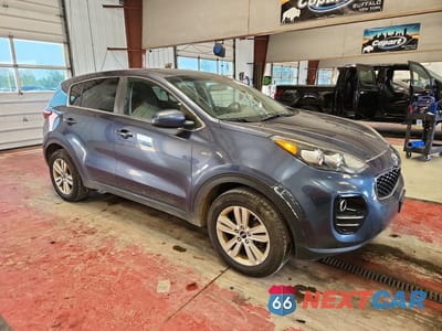 Czwarte zdjęcie samochodu z boku: 2018 KIA SPORTAGE LX VIN:KNDPMCAC4J7308102 - miniatura