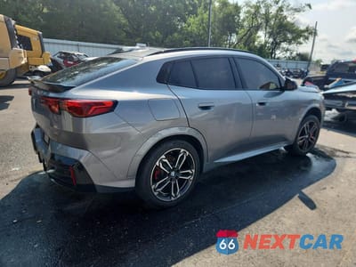 Trzecie zdjęcie samochodu z tyłu: 2025 BMW X2 XDRIVE28I VIN:WBX63GM06S5332408 - miniatura
