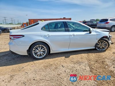 Trzecie zdjęcie samochodu z tyłu: 2020 TOYOTA CAMRY XLE VIN:4T1F31AK8LU529065 - miniatura