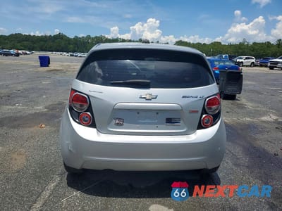 Zdjęcie 6 z 12 samochodu: 2015 CHEVROLET SONIC LT VIN:1G1JC6SB9F4151443 - miniatura