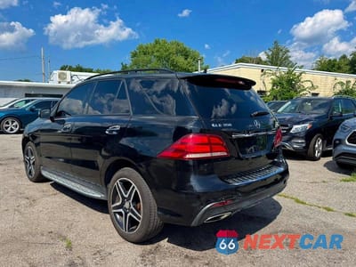 Trzecie zdjęcie samochodu z tyłu: 2017 MERCEDES-BENZ GLE 350 4MATIC VIN:4JGDA5HB1HA884534 - miniatura