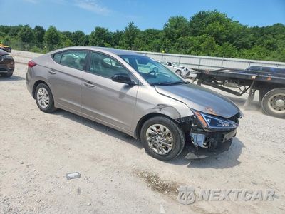 Czwarte zdjęcie samochodu z boku: 2020 HYUNDAI ELANTRA SE VIN:KMHD74LF5LU108319 - miniatura