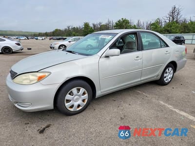 2002 TOYOTA CAMRY LE 4T1BE32K22U092570 - główne zdjęcie licytacji z USA - miniatura