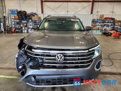Piąte zdjęcie samochodu w środku: 2025 VOLKSWAGEN ATLAS SE VIN:1V2HR2CA2SC518782 - miniatura