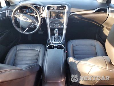 Zdjęcie 8 z 12 samochodu: 2016 FORD FUSION SE VIN:3FA6P0H9XGR379999 - miniatura