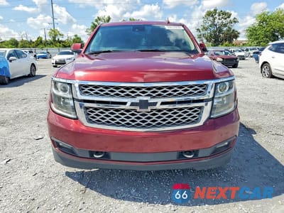 Piąte zdjęcie samochodu w środku: 2019 CHEVROLET SUBURBAN C1500 LT VIN:1GNSCHKC0KR395423 - miniatura