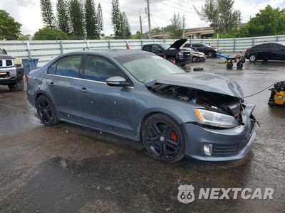 Czwarte zdjęcie samochodu z boku: 2015 VOLKSWAGEN JETTA GLI VIN:3VW4T7AJ8FM299670 - miniatura