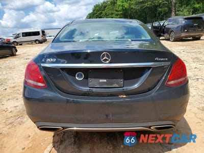 Zdjęcie 6 z 12 samochodu: 2017 MERCEDES-BENZ C 300 4MATIC VIN:55SWF4KB1HU205305 - miniatura