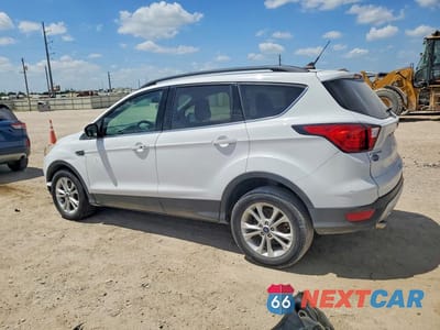 Drugie zdjęcie samochodu z przodu: 2019 FORD ESCAPE SEL VIN:1FMCU0HD1KUB57567 - miniatura