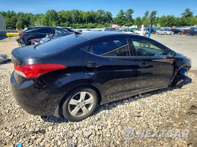Trzecie zdjęcie samochodu z tyłu: 2013 HYUNDAI ELANTRA GLS VIN:KMHDH4AE4DU946429 - miniatura