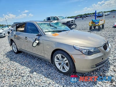Czwarte zdjęcie samochodu z boku: 2010 BMW 528 I VIN:WBANU5C51AC365475 - miniatura