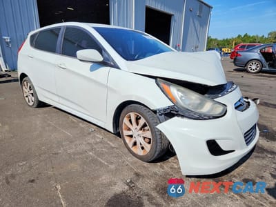 Czwarte zdjęcie samochodu z boku: 2012 HYUNDAI ACCENT SE VIN:KMHCU5AE3CU031745 - miniatura
