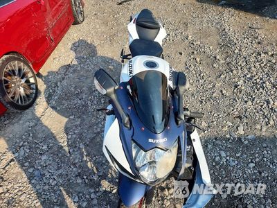 Piąte zdjęcie samochodu w środku: 2025 SUZUKI GSX-R750 VIN:JS1GR7MA9S7100229 - miniatura
