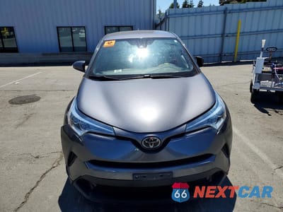 Piąte zdjęcie samochodu w środku: 2018 TOYOTA C-HR XLE VIN:NMTKHMBX2JR053685 - miniatura