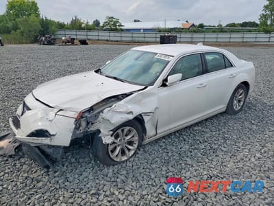 2015 CHRYSLER 300 LIMITED 2C3CCAAG1FH786034 - główne zdjęcie licytacji z USA - miniatura