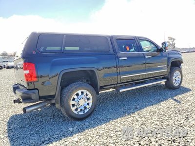 Trzecie zdjęcie samochodu z tyłu: 2018 GMC SIERRA K2500 DENALI VIN:1GT12UEYXJF158283 - miniatura