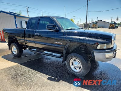 Czwarte zdjęcie samochodu z boku: 2002 DODGE RAM 2500 VIN:3B7KF23652M235397 - miniatura
