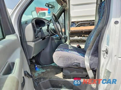Piąte zdjęcie samochodu w środku: 2007 FORD ECONOLINE E450 SUPER DUTY CUTAWAY VAN VIN:1FDXE45S07DA07692 - miniatura