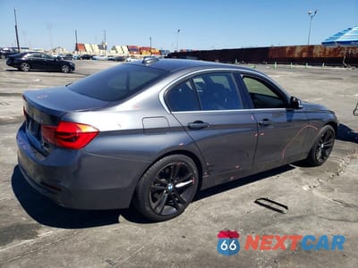 Trzecie zdjęcie samochodu z tyłu: 2017 BMW 328 D VIN:WBA8E5C56HK388762 - miniatura