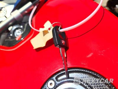 Zdjęcie 8 z 9 samochodu: 2012 DUCATI SUPERBIKE 848 VIN:ZDM1XBMV4CB021609 - miniatura