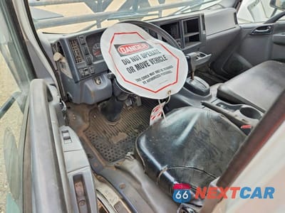 Zdjęcie 8 z 12 samochodu: 2016 ISUZU NPR VIN:54DB4W1B4GS800908 - miniatura