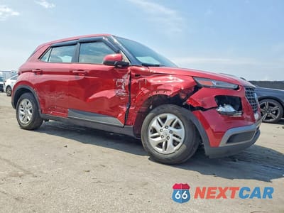 Czwarte zdjęcie samochodu z boku: 2021 HYUNDAI VENUE SE VIN:KMHRB8A34MU071446 - miniatura