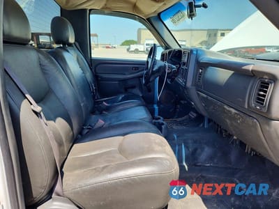 Zdjęcie 10 z 12 samochodu: 2005 CHEVROLET SILVERADO C1500 VIN:1GCEC14V15Z353939 - miniatura