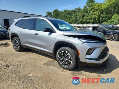 Czwarte zdjęcie samochodu z boku: 2025 BUICK ENCLAVE SPORT TOURING VIN:5GAERBRS0SJ204081 - miniatura