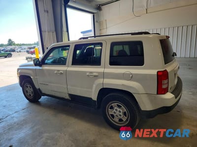 Drugie zdjęcie samochodu z przodu: 2016 JEEP PATRIOT SPORT VIN:1C4NJPBA2GD743506 - miniatura